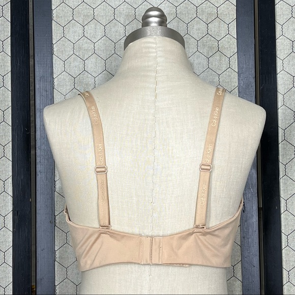 Calvin Klein Wireless Convertible Strap Bra - Picture 3 of 13
